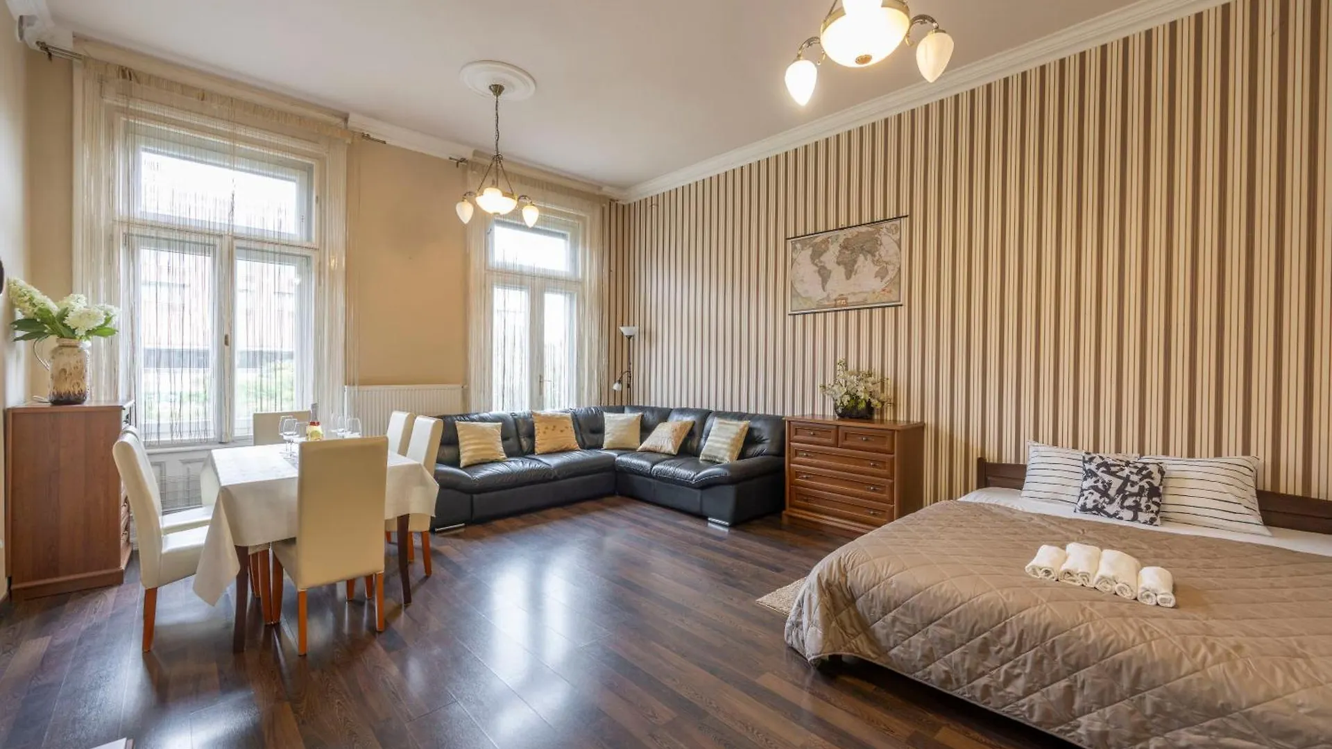Warm & Cozy Central Home By Anna Budapest Hungary